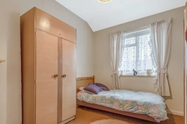 Thumbnail Terraced house to rent in Pendragon Road, Bromley, London