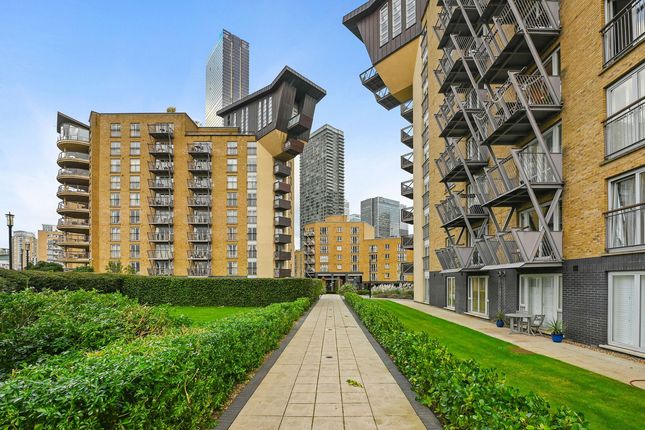 Thumbnail Flat to rent in Franklin Building, Millennium Harbour, Canary Wharf, London