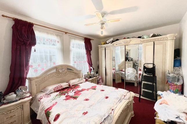 9, Thackeray Avenue, London photo 3