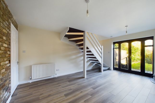 42, Daventry Court, Bracknell photo 3