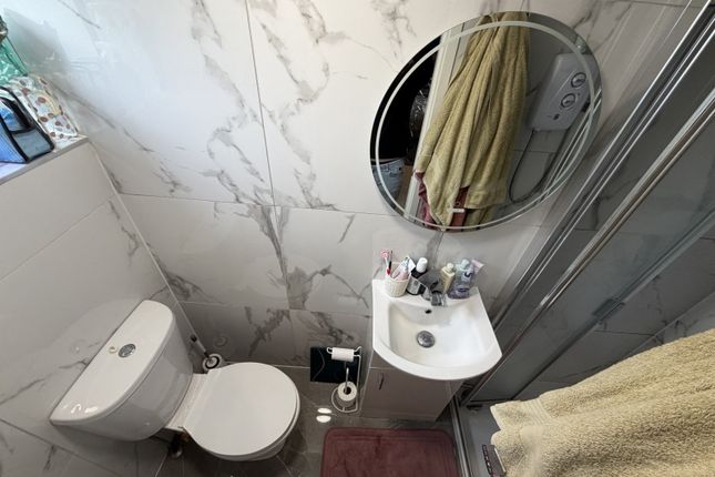 Room 1, 6, Woodside Terrace, West Yorkshire photo 4