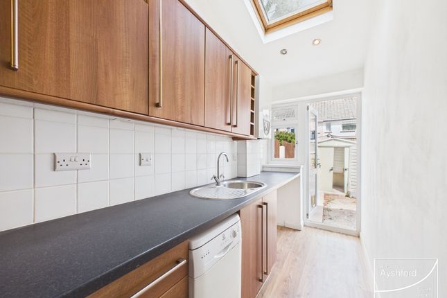 32 Barton Avenue, Paignton photo 4
