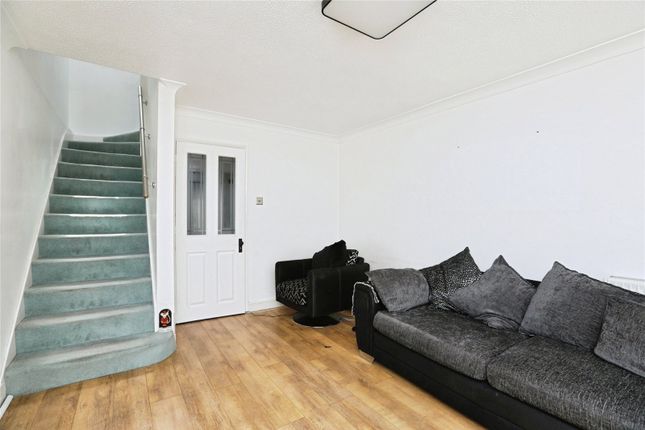 102, Peregrine Drive, Kent photo 4