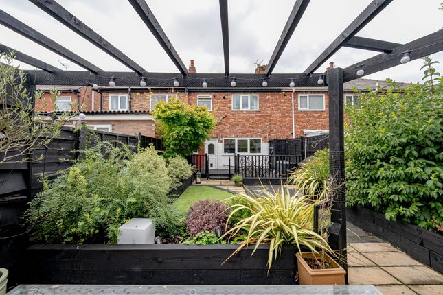 245 Atherton Road, Wigan photo 4