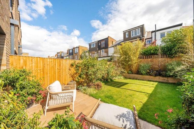 New Build 1,, Bakers Mews, Twickenham photo 4