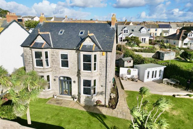 Dark Windows887Q.Jpg