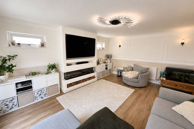 16, Oak Tree Drive, Newton Abbot photo 4