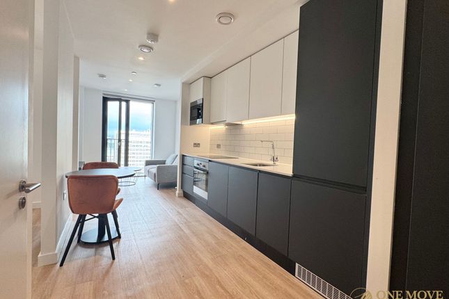 Flat 1405, 7 Nobel Way, Manchester photo 2