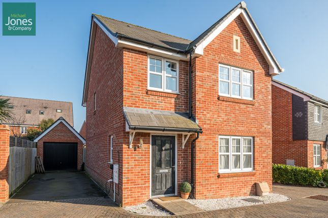 Thumbnail Detached house to rent in Gladiolus Grove, Worthing, West Sussex