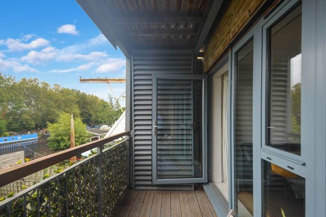 Balcony_Pic_3.Jpg