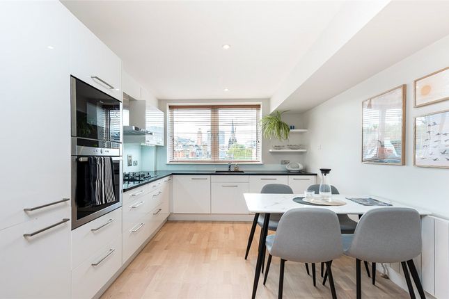 Flat 20 Silvertown House, 87, Vincent Square, London photo 3