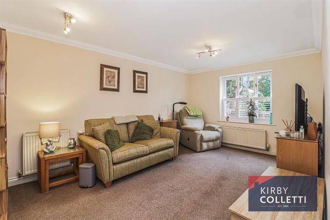 2 Esdaile Hall, Esdaile Lane, Hoddesdon photo 2