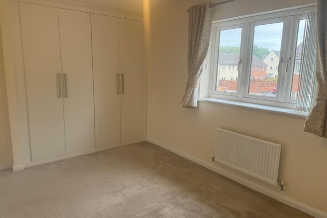 Bright, Neutral Double Bedroom With Built-In Wardr...