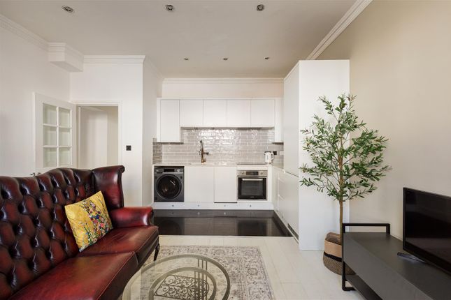 Flat 2, 30, Ferndale Avenue, Walthamstow photo 3