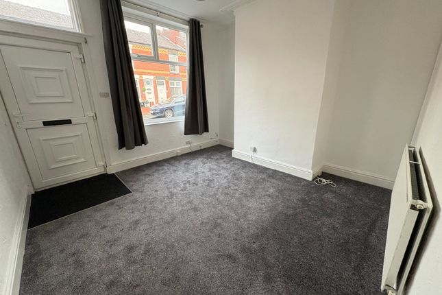 16, Glebe Street, Stockport photo 4
