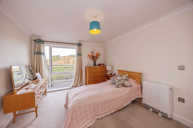 44 Wellesley Court,, Darnel Road, Hampshire photo 3