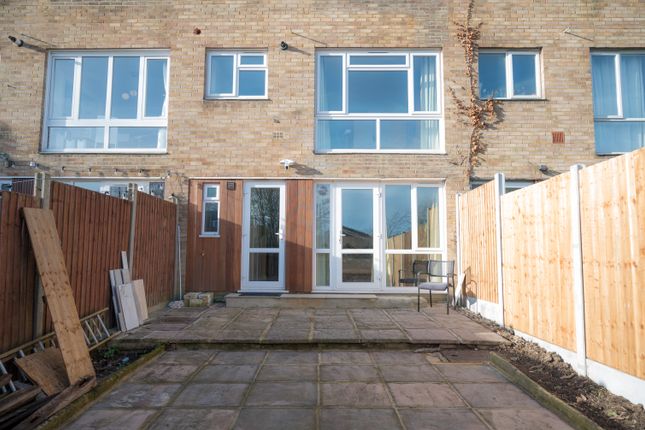 Terraced house to rent in Turnpike Link, Croydon, Surrey