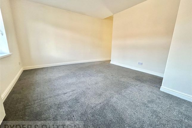 Flat 2, 236, Garforth Street, Oldham photo 4