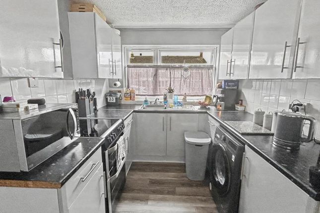 33, Redwood Close, Colchester photo 4