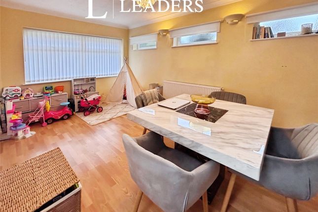 54, Farringdon Road, Warrington photo 3