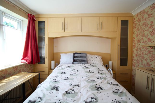 13 Sterry House, Rainham photo 4