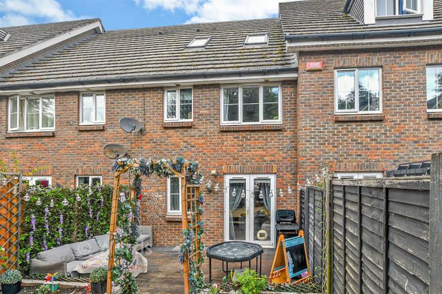 4-bed terraced on 67, Finch Close, Faversham, £425,000