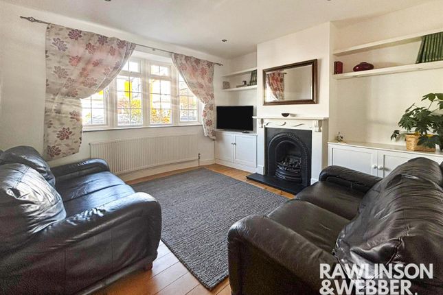 40, Beauchamp Road, West Molesey photo 2