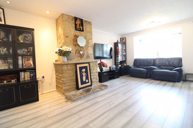 31, Swan Mead, Luton photo 5