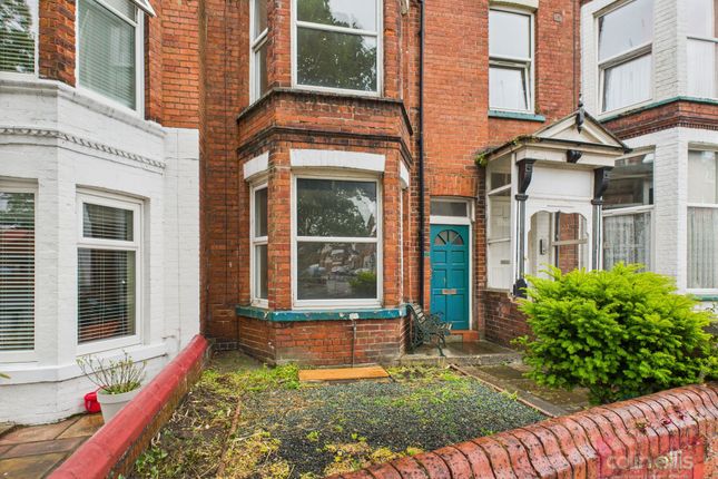 4-bed terraced on Columbus Ravine, Scarborough, £90,000