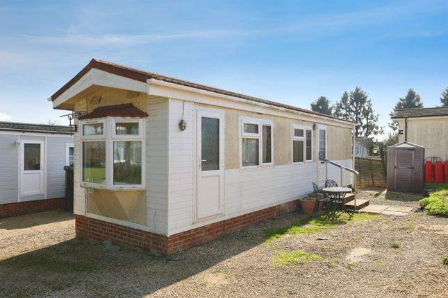 1-bed caravan on 27, Elmstead Park, Wiremead Lane, Andover, £15,000