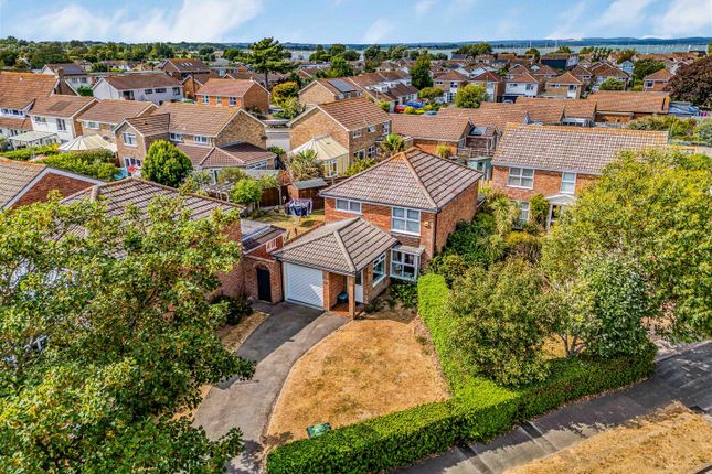 3-bed house on 19, Bracklesham Road, Hayling Island, £425,000