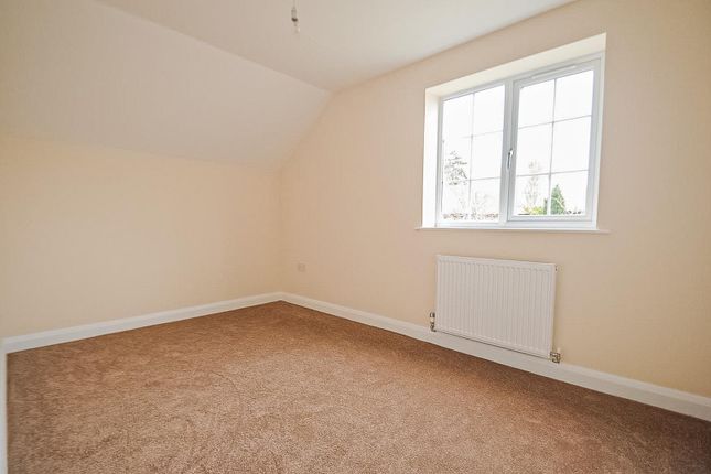 20, Eastford Road, Warrington photo 4