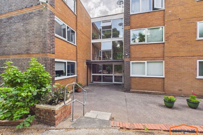 9 Chetwynd Gardens Stafford Road, Cannock photo 2