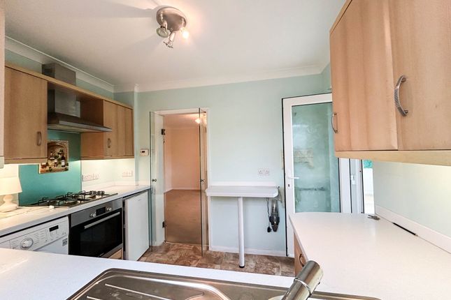 65 Orchard Way, Bognor Regis photo 4