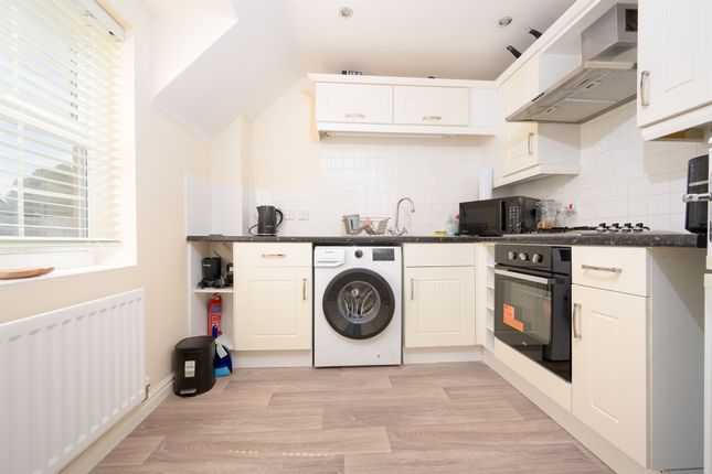 17, Burdock Way, Kettering photo 4