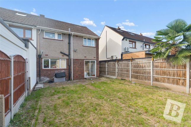 27, Muggeridge Road, Dagenham photo 4