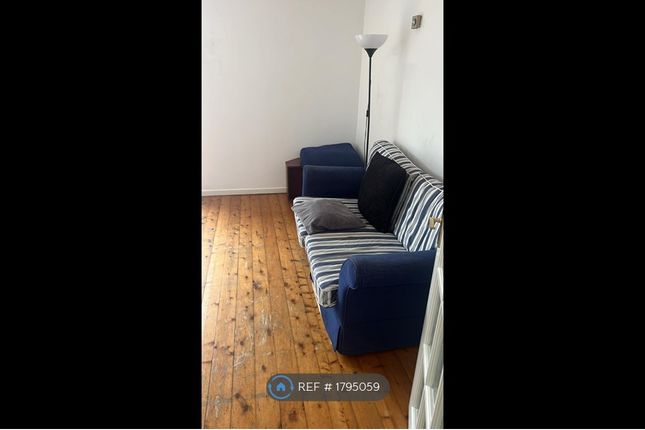 Flat to rent in Cottesbrook Street, London