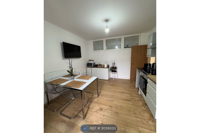 EG Lewis Grove, London photo 4