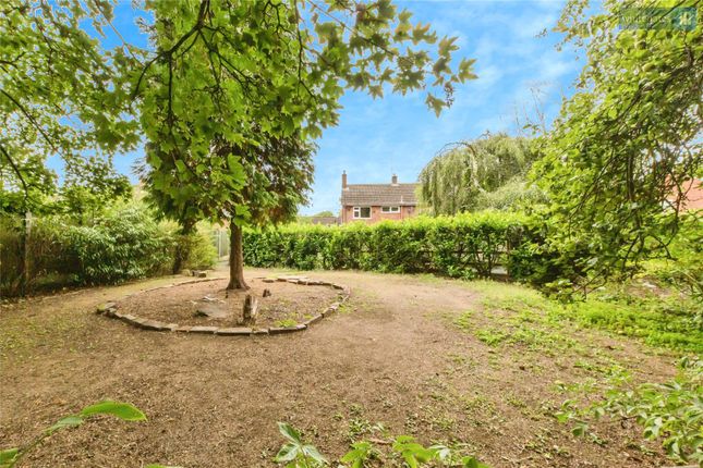 23, Ladygates, Crewe photo 4