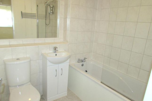 5 Foxglove Court, Vicars Bridge Close, Wembley photo 4