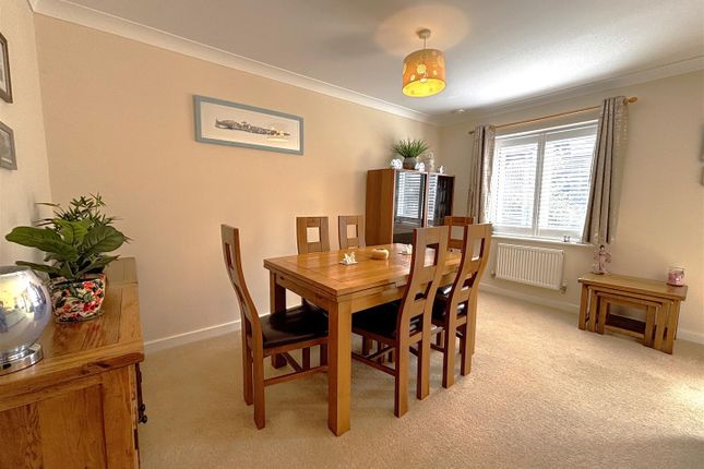 8, Gentian Way, Weymouth photo 4