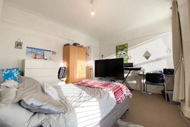 26, Lisvane Street, Cardiff photo 3