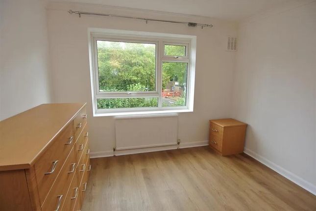 Greenacre Court, Egham photo 5