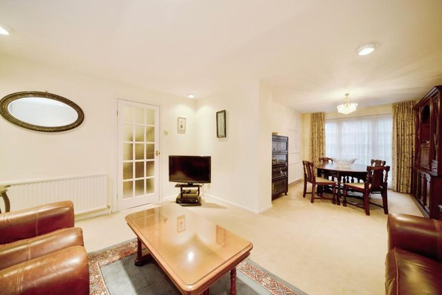 38, Temple Mead Close, Stanmore photo 4