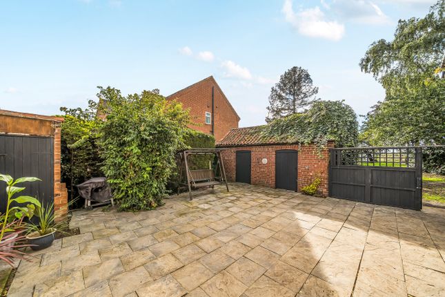 NORTHCROFT FARM, WEST END ROAD, Doncaster photo 3