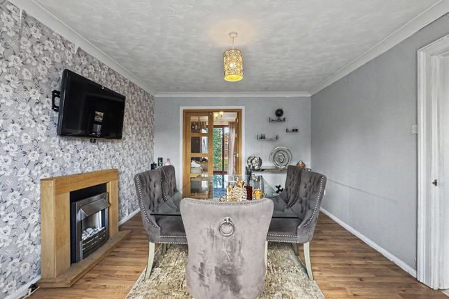 31, Lowry Way, Stowmarket photo 4