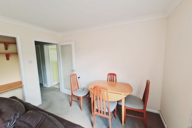 6 The Blackburn, Little Bookham Street, Little Bookham photo 3