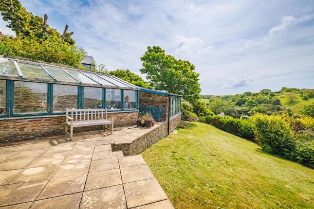 2, Settlands Hill, Haverfordwest photo 4