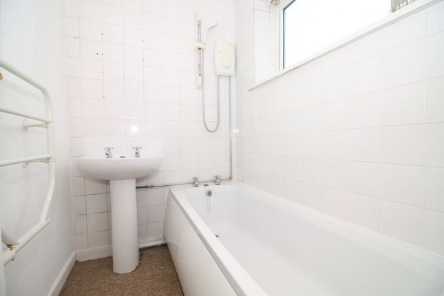 1, Beach Road, Thornton-Cleveleys photo 3