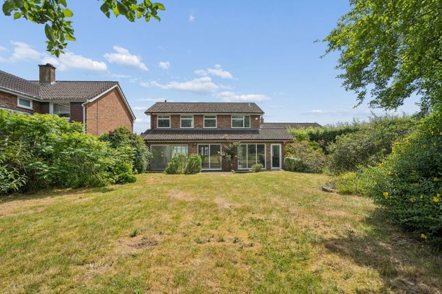 8, Arnett Close, Rickmansworth photo 3